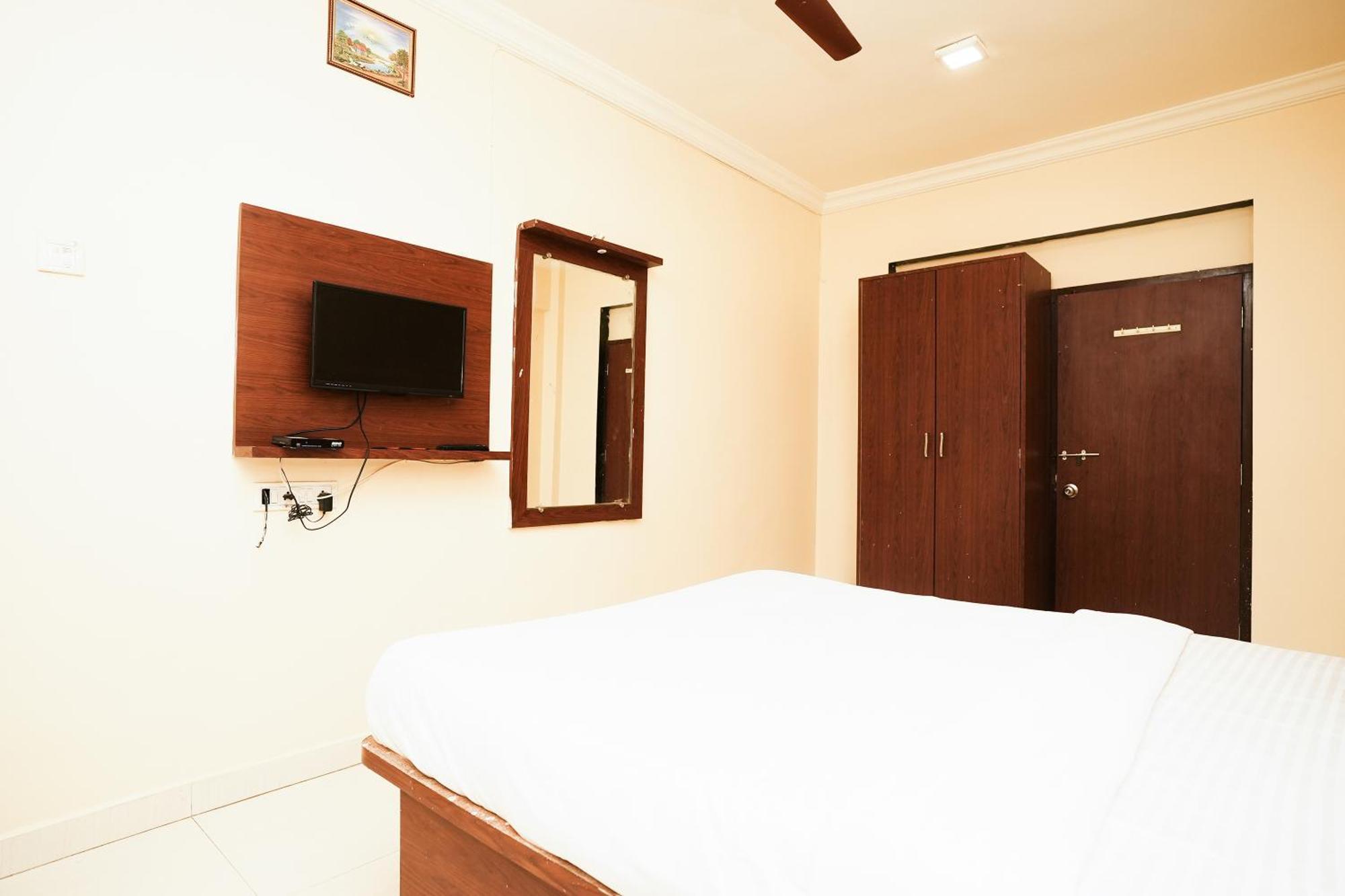 Hotel Della Comfort Near Ambreshwar Shiv Mandir, Ambernath Amarnāth Exterior foto