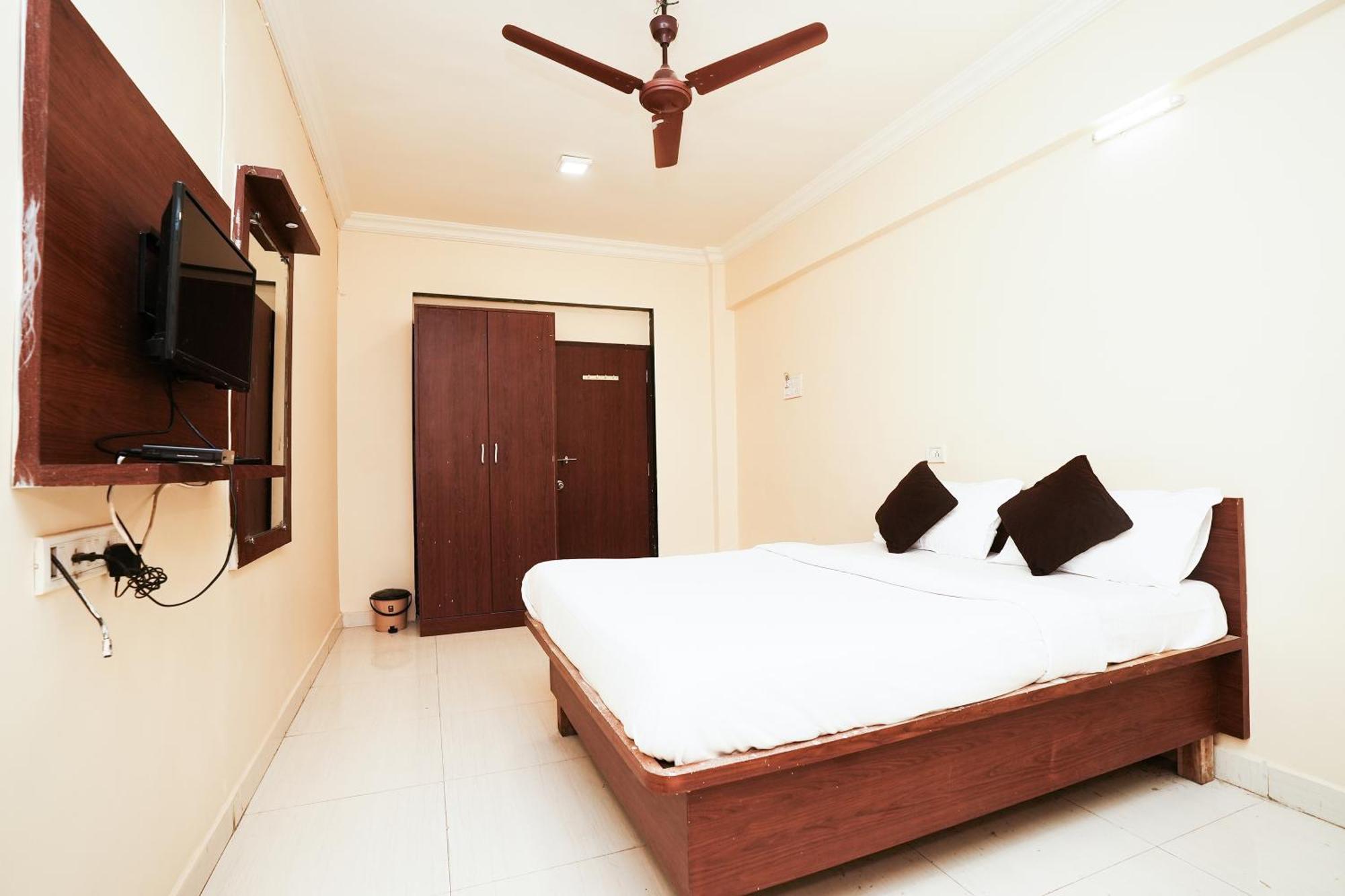 Hotel Della Comfort Near Ambreshwar Shiv Mandir, Ambernath Amarnāth Exterior foto